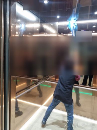 엘리베이터 내부 청소