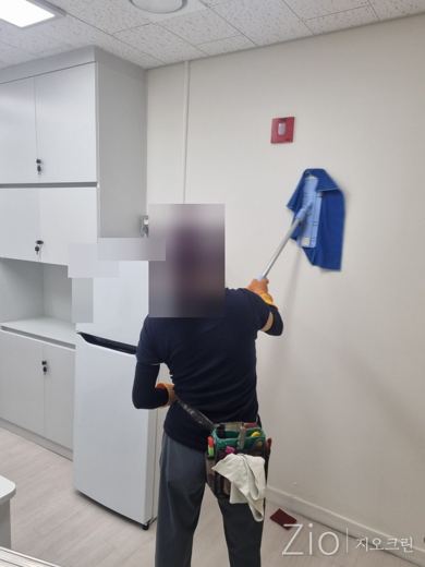 벽면 먼지 제거