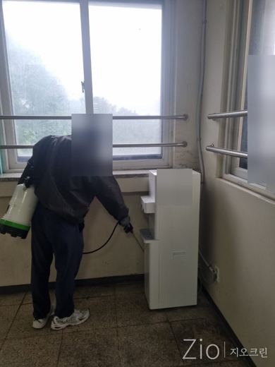 복도 정수기 주변 소독